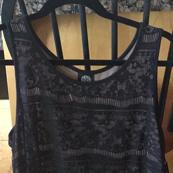 Tank top - Picture 2 of 3